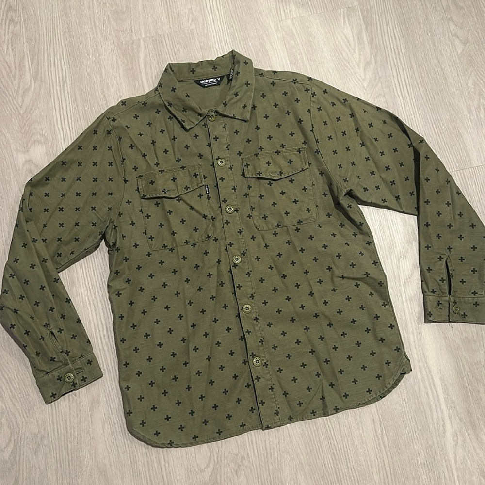 Undefeated Canvas Button Up size M